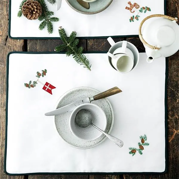 Langkilde & Søn - Juledækkeserviet med flag - 38 x 50 cm.